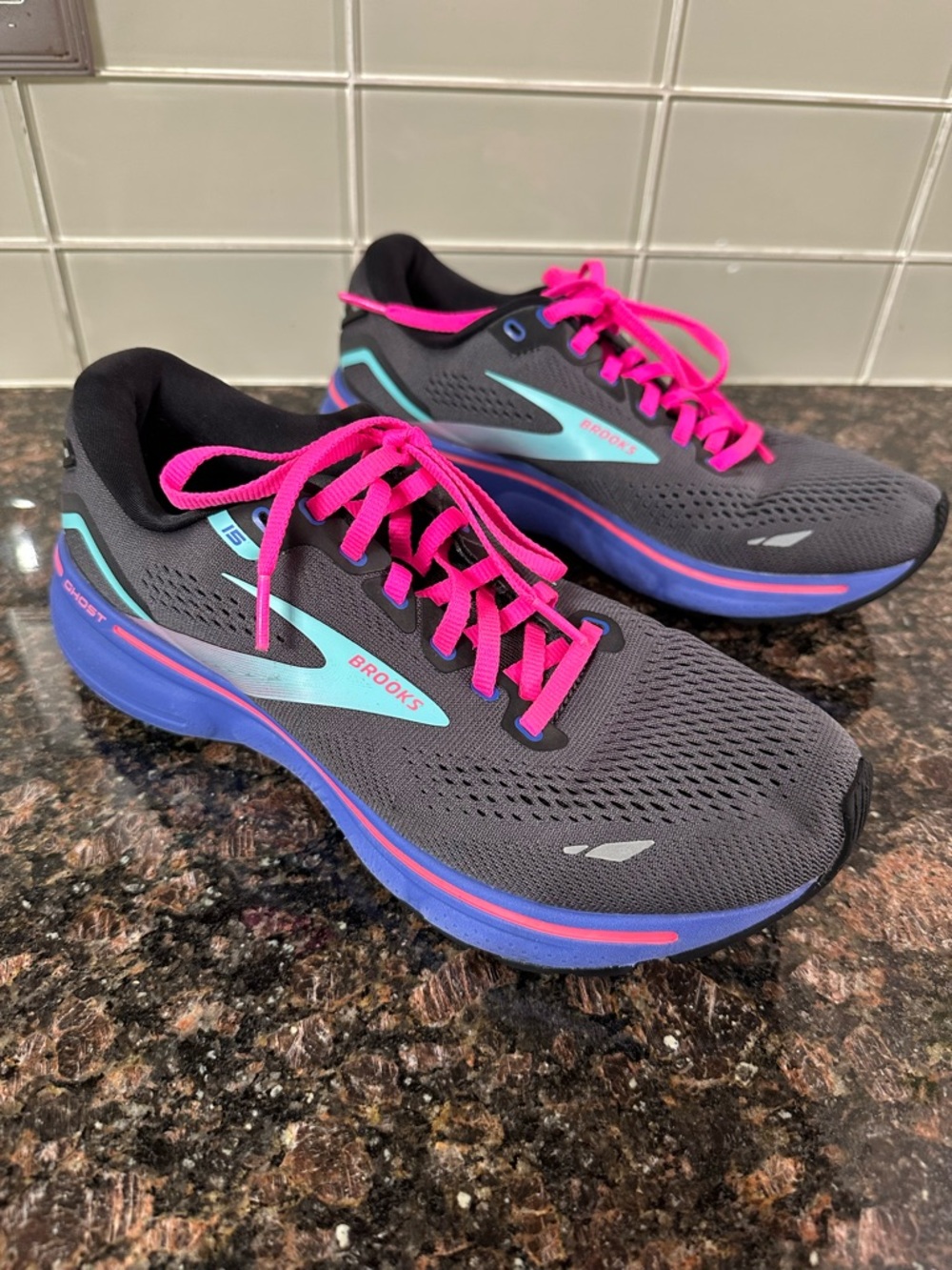 Brooks Women's Gray Running Shoes with Hot Pink Laces and Teal Accents GHOST